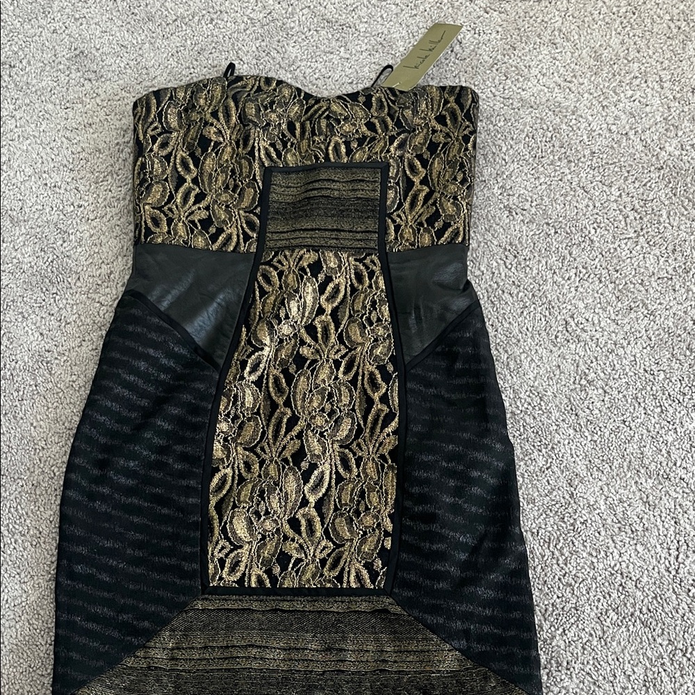Nicole Miller Elegant Black and Gold Lace Dress